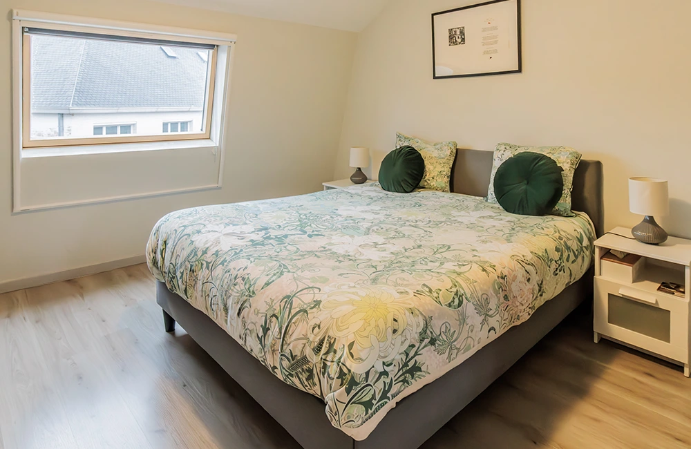 Bedroom with soft bedding and comfortable mattresses at Bob's BnB